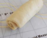 Hình bước làm 4 của món Bánh Mì Nho Dừa