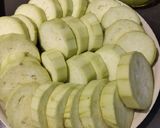 A picture of step 1 of Steamed Spicy Eggplant.