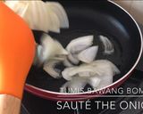 Foto langkah ke 4 dari resep Tumisan Bawang.