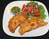 Foto del paso 9 de la receta: Empanadas de camarones, queso y salsa de cilantro
