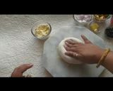 चीजी पैन पिज़्ज़ा (Cheesy pan pizza recipe in Hindi) रेसिपी चरण 4 फोटो