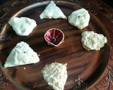 A picture of step 8 of Malai Paan.