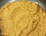 A picture of step 4 of Nolen Gurer Makha Chenar Sandesh.