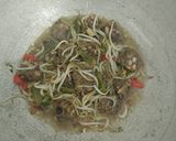 Foto langkah ke 3 dari resep Tumis Oncom Toge.