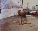 Foto del paso 3 de la receta: Bombones de chocolate con relleno de maracuyá