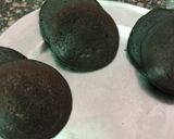 A picture of step 4 of Mini choco pancakes with tricolour frosting.