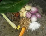 Foto langkah ke 1 dari resep Kremesan ayam simple.