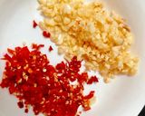 Hình bước làm 2 của món Bánh Căn Trứng Thịt Bò