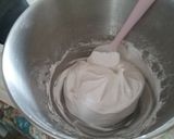 Une image de l'étape 2 de Meringues légères façon gourmandise.