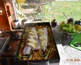Foto del paso 3 de la receta: Merluza grillada con verduras y muzarella