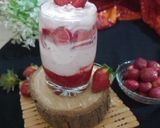 A picture of step 4 of Strawberry Mousse.