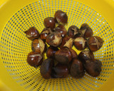 Foto del paso 4 de la receta: Castañas hervidas con uvas