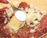 Hagymás-marha hamburgerhús recept fázis 2 fotója