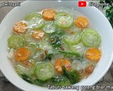 Foto langkah ke 5 dari resep Sop Bihun Oyong.