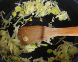 Foto del paso 1 de la receta: Arroz con puerro y setas