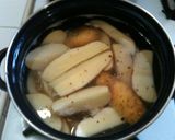 Foto del paso 1 de la receta: Papas en gajos al horno
