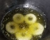 Foto langkah ke 9 dari resep Donat Pisang Wijen Isi Coklat.