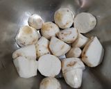 A picture of step 1 of Mukhi Kochu / Taro Root Curry.