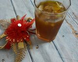 A picture of step 2 of Honey lemon iced tea.