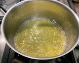 Une image de l'étape 2 de Sauce béchamel à ma façon au bouillon de gambas.