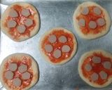 Foto langkah ke 2 dari resep Pizza mini.