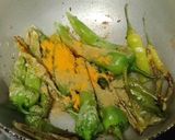 हरी मिर्च की सब्जी (Hari Mirch ki sabji recipe in hindi) रेसिपी चरण 3 फोटो