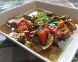 Foto langkah ke 2 dari resep Asem Asem Tuna daun Kedondong Segar.