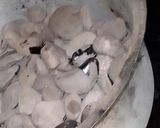 A picture of step 1 of Qeema with bowl Naan.