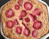 A picture of step 8 of Fresh strawberries topped cake eggless.