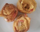 รูปขั้นตอนการทำที่ 3 ของ ราดหน้าเกี๊ยวทอด ใบไชยา Crispy Wonton Rose with Gravy Sauce