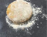A picture of step 3 of Lauki paratha.