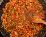 A picture of step 5 of 🍝 Tomato sauce, onion, mushroom, bacon pasta.