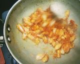 A picture of step 1 of Prawns Head Fry.