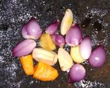 Foto langkah ke 2 dari resep Sayur Asem Talas.