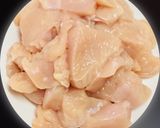 รูปขั้นตอนการทำที่ 1 ของ ผัดเผ็ดไก่ใบยี่หร่า