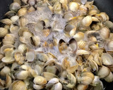 Foto del paso 3 de la receta: Berberechos al vapor