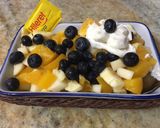 Foto del paso 1 de la receta: Ensalada de frutas con crema ligth 🫐🫐