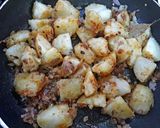 A picture of step 7 of Aloo Dahiwale.