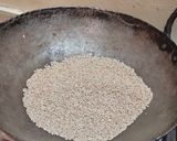 A picture of step 1 of Till chikki.