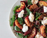 Foto del paso 2 de la receta: Ensalada veraniega de nectarinas, rúcula, cecina y burrata