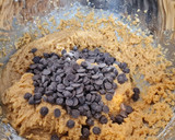 Foto del paso 4 de la receta: Galletas de crema de cacahuete y chocolate