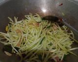 Foto langkah ke 2 dari resep Tumis Labu Siam Teri.