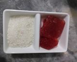 A picture of step 1 of Strawberry shake.