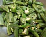 A picture of step 2 of Masala Bhindi.
