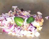 চিংড়ির বাটি চচ্চড়ি (Chingri r Bati Chochori recipe in Bengali) রেসিপির ধাপ 2 ছবি