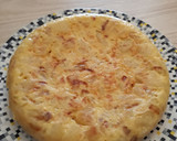 Foto del paso 5 de la receta: Tortilla de patatas rellena de jamón york y queso