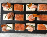 Foto del paso 7 de la receta: Canapés de salmón y surimi