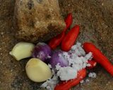 Foto langkah ke 2 dari resep Ayam kecap manis pedas.