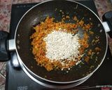 A picture of step 2 of Masala oats.