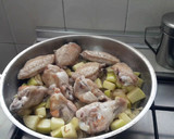 Foto del paso 4 de la receta: Alitas de pollo a la sidra con manzanas